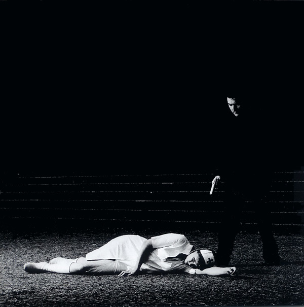 First Album la premi�re collaboration de Miss Kittin avec the Hacker (2001)